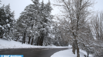 توقعات بتساقط الثلوج في عدة مناطق مغربية ابتداء من الثلاثاء إلى الأربعاء